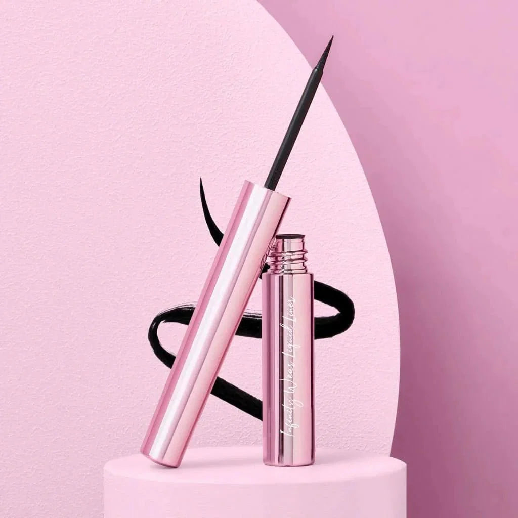 OVERACHIVER - Delineador Líquido En Pincel - Infinity Wear Liquid Liner | Beauty Creations